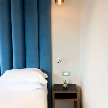 Western 4* Génova